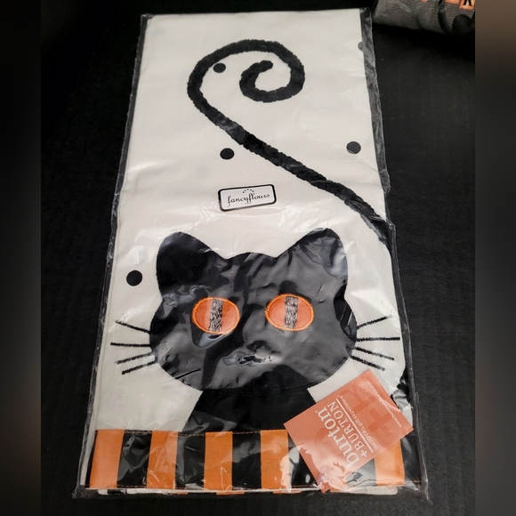 Lot Of 3 Fancyflours Kitchen Towels - Picture 2 of 7